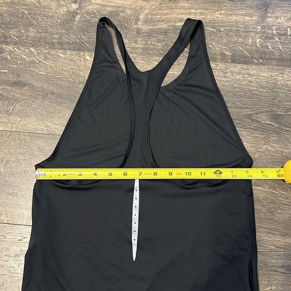 Women’s Nike Workout Top - Picture 6 of 6